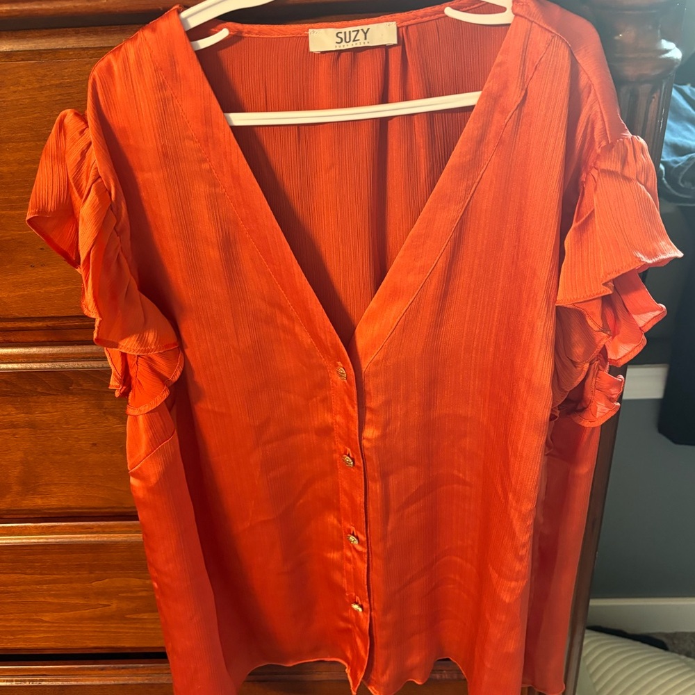 Very cute Suzy Shier blouse with gold button detailing